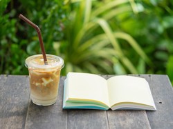 3 Convenience Store Jepang yang Punya Jajanan Kopi Murah dan Nikmat