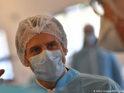 Apakah Masker Efektif Lindungi Diri dari Penularan Virus Corona?