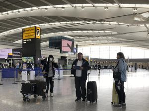 Wanita Ini Kaget! Bayar Parkir di Bandara Setara Tiket Pesawat Inggris-Spanyol Wanita Ini Kaget! Bayar Parkir di Bandara Setara Tiket Pesawat Inggris-Spanyol