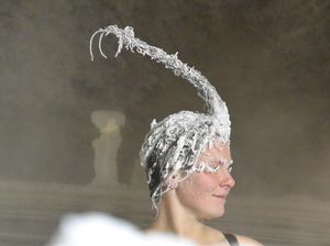 Kocak! Ada Kontes Membekukan Rambut, Bentuknya Aneh-aneh