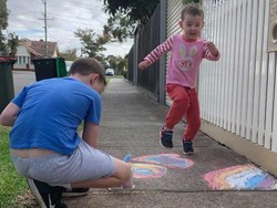 Kamu Tak Sendirian, Anak-anak Australia Bangkitkan Semangat Perangi Corona