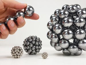 Baterai hingga Gelas, Benda Aneh yang Dimakan Manusia