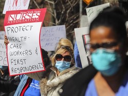 Perawat New York Turun ke Jalan Gegara Hadapi Corona Tanpa Persenjataan