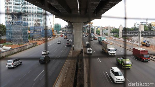 Volume Kendaraan Di Tol Jakarta Cikampek Menurun