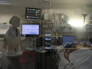 Pria Spanyol Dampingi Ayahnya yang Positif Corona Selama 34 Hari