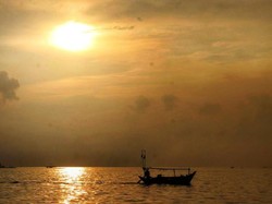 Menikmati Gemerlap Jakarta dari Pulau Onrust Waktu Itu