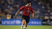 Striker: Dong Fangzhou. Ia direkrut senilai 500 ribu paun dari klub China Dalian Shide pada 2004. Saat itu banyak yang mencibir MU cuma berniat meluaskan pasar di China dan jualan kaus Dong Fangzhou. Ia dilepas empat tahun kemudian. (Foto: Getty Images/China Photos)