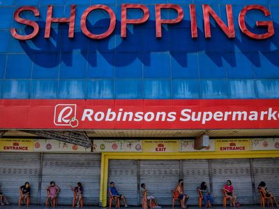 Potret Antrean Panjang Warga Filipina saat Belanja di Swalayan
