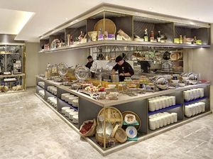 Pekerja Hotel dan Restoran Kursus Bahasa Lewat Startup Cakap