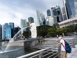 Beda Malaysia-Singapura Saat Negara Lain Khawatir Omicron dari Afrika