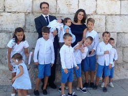 Curhat Ayah yang Semua Keluarganya Terinfeksi Corona, Termasuk 11 Anaknya