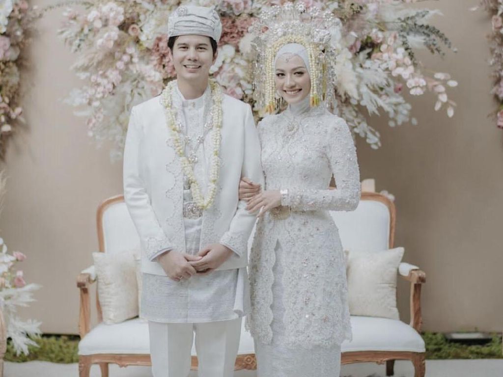 Influencer Mega Iskanti Gelar Pernikahan Tanpa Tamu, Tayangkan Akad di Zoom Influencer Mega Iskanti Gelar Pernikahan Tanpa Tamu, Tayangkan Akad di Zoom