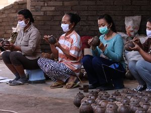 Insentif UMKM: Restrukturisasi Utang, Bebas Pajak, hingga Dapat BLT