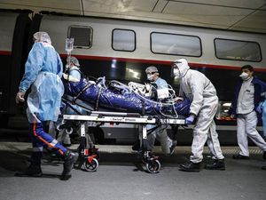 Prancis Manfaatkan Kereta Cepat untuk Angkut Pasien Corona