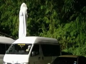 Hantu di Atas Mobil Usir Remaja yang Nekat Keluyuran Saat Lockdown