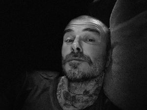 David Beckham Pamer Gaya Rambut Baru, Kini Botak