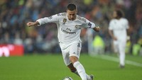 Eden Hazard adalah pembelian teranyar Real Madrid dari Chelsea di tahun 2019. Harganya fantastis, 88,5 juta paun sayang kini pemain asal Belgia itu masih terus dibekap cedera dan baru main 15 kali (Getty Images)