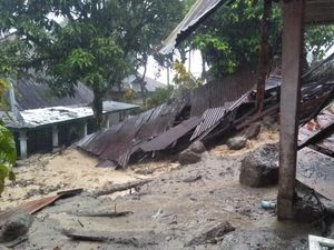 Longsor Terjang Tanah Datar Sumbar, 2 Orang Warga Hilang Longsor Terjang Tanah Datar Sumbar, 2 Orang Warga Hilang