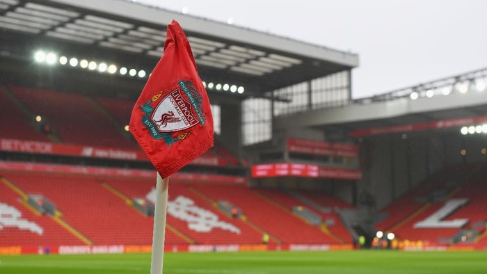 LIVERPOOL, ENGLAND - MARCH 12:  A general view a corner flag inside the stadium prior to during the Premier League match between Liverpool and Burnley at Anfield on March 12, 2017 in Liverpool, England.  (Photo by Michael Regan/Getty Images)