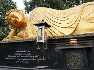 Lihat Pagoda Myanmar Tapi di Malang