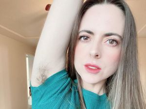 Wanita yang Kini Suka Pamer Bulu Ketiak, Dulu Dibilang Kumisan Oleh Pacar Wanita yang Kini Suka Pamer Bulu Ketiak, Dulu Dibilang Kumisan Oleh Pacar