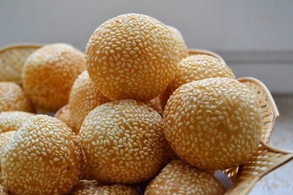 Tips Menggoreng Onde-onde Supaya Enggak Ambyar