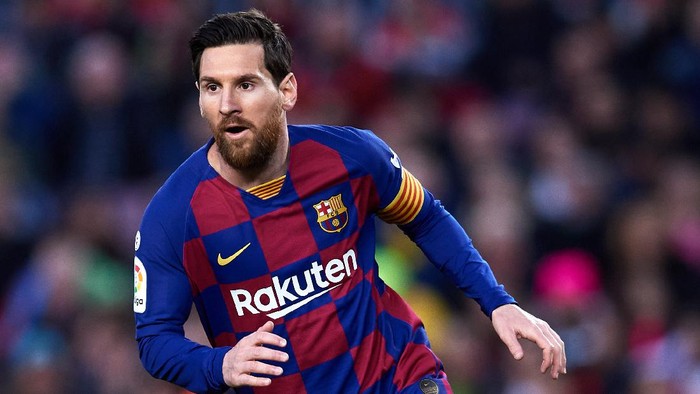 BARCELONA, SPAIN - MARCH 07: Lionel Messi of FC Barcelona runs during the Liga match between FC Barcelona and Real Sociedad at Camp Nou on March 07, 2020 in Barcelona, Spain. (Photo by Alex Caparros/Getty Images)