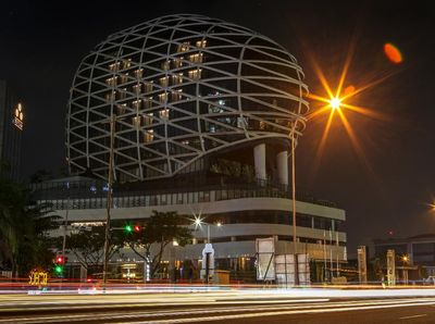 Dukung Tenaga Medis, Hotel Ini Nyalakan Lampu Bentuk Hati