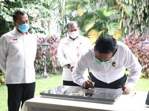 Mahfud Md Teken 9 Prasasti Pembangunan Kabupaten Kepulauan Anambas