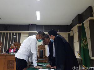 Bupati Kudus Tamzil Masuk Bui Lagi: Dulu Korupsi, Kini Terima Suap Bupati Kudus Tamzil Masuk Bui Lagi: Dulu Korupsi, Kini Terima Suap