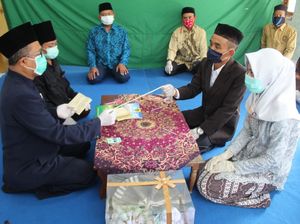 Akad Nikah Unik di Tengah Wabah Corona, Ijab Kabul Pakai Tali