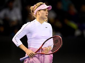 Bosan Isolasi Diri, Petenis Cantik Ini Pergi Mendaki