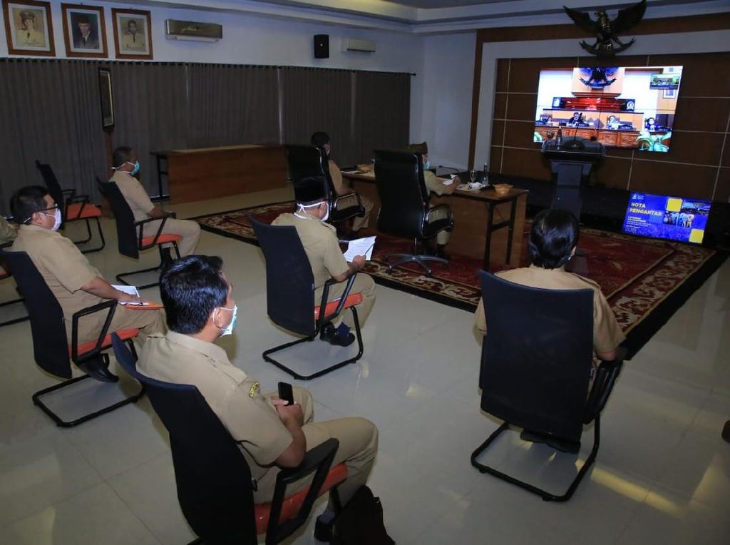 Bupati Anas Sebut Kemiskinan Banyuwangi Jadi 7,52 Persen di 2019 Bupati Anas Sebut Kemiskinan Banyuwangi Jadi 7,52 Persen di 2019