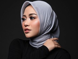 Rachel Vennya Unggah Foto Tanpa Hijab, Ini Curhatnya Soal Hijrah