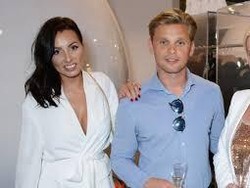 Rumah Tangga Presenter Ini Selamat karena Karantina