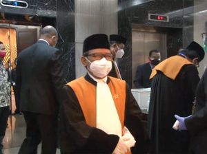 Pemilihan Ketua MA, Hakim Agung Pakai Toga Emas Bermasker