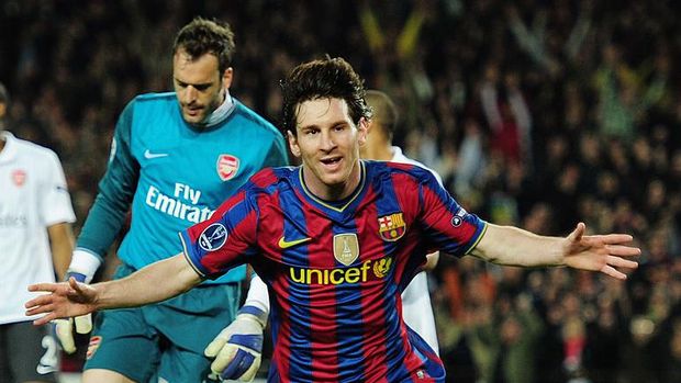 BARCELONA, SPAIN - APRIL 06: Lionel Messi of Barcelona celebrates scoring his second goal during the UEFA Champions League quarter final second leg match between Barcelona and Arsenal at Camp Nou on April 6, 2010 in Barcelona, Spain. (Photo by Shaun Botterill/Getty Images)