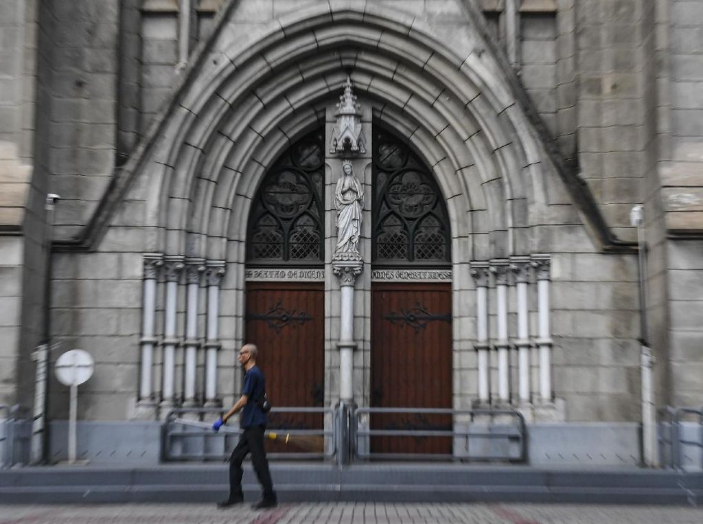 Giliran Gereja yang Ditutup Sementara Gegara Corona Giliran Gereja yang Ditutup Sementara Gegara Corona