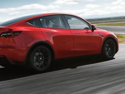 Tesla Recall Mobil Listrik, Ada Masalah di Sabuk Pengaman