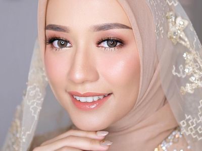 Foto: Inspirasi Hijab Siraman Hingga Akad Mega Iskanti yang Nikah Tanpa Tamu