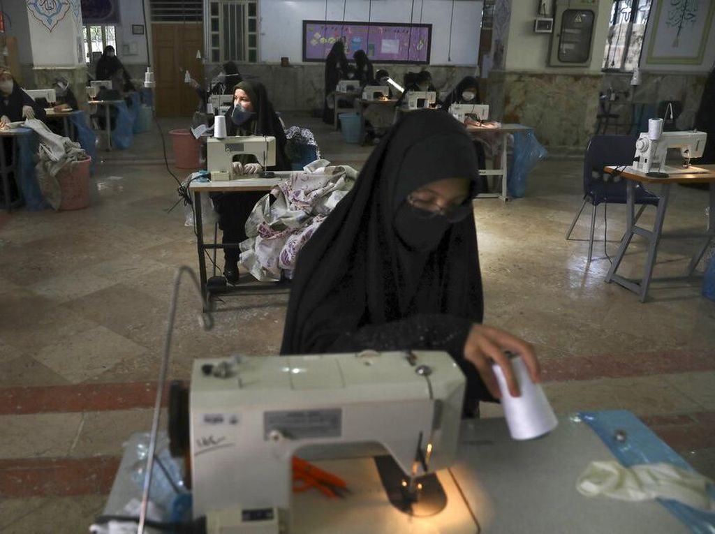 Melihat Semangat Relawan Wanita Perang Lawan Corona di Iran Melihat Semangat Relawan Wanita Perang Lawan Corona di Iran