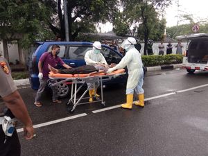 Meninggal Saat Nyetir, Warga Aceh Besar Dievakuasi Medis Berbaju Hazmat