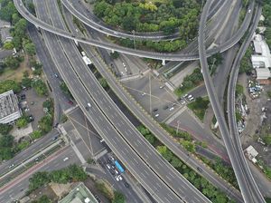 Potret Jakarta yang Lengang di Akhir Pekan Potret Jakarta yang Lengang di Akhir Pekan