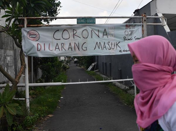 Cegah Sebaran Corona, Kampung di Surabaya Ini di-Lockdown Warga