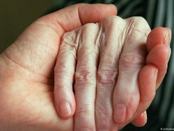 Virus Corona Membuat Kita Lebih Bersedia Membantu Orang