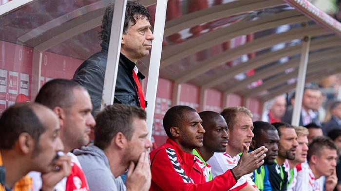 Dokter Bernard Gonzalez, dokter tim Stade de Reims