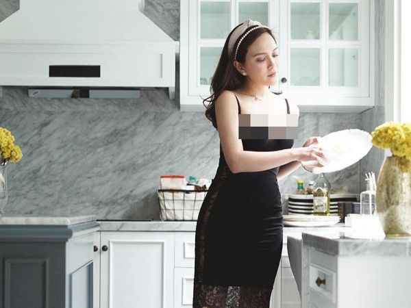 7 Gaya Seksi Shandy Aulia Saat #dirumahaja, Pakai Crop Top Sampai Lingerie