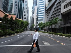 Pejalan Kaki di Singapura Dibui karena Senggol Pemotor hingga Jatuh