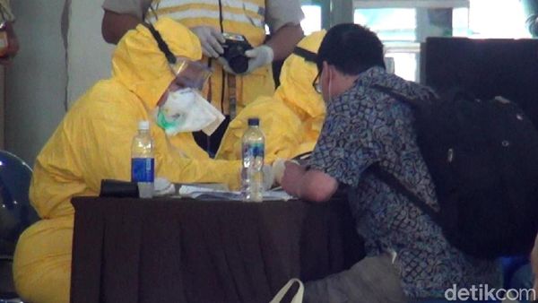 Momen 154 Pekerja Migran dari Malaysia Jalani Rapid Test