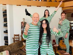 Demi Moore Rayakan Ultah ke-70 Bruce Willis, Unggah Pesan Haru dan Foto Langka